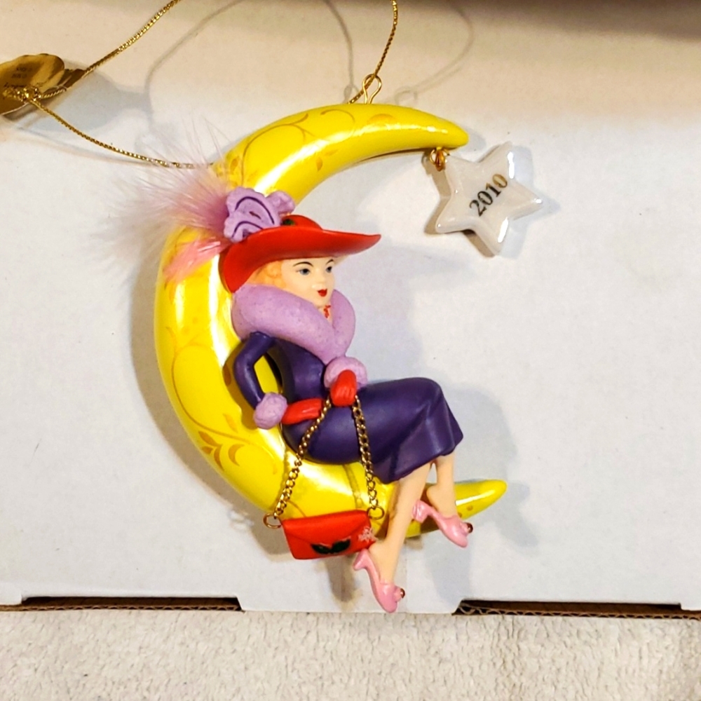 2010 Red Hat Society Ornament